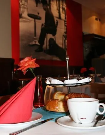 Little Paris Hotel 3*