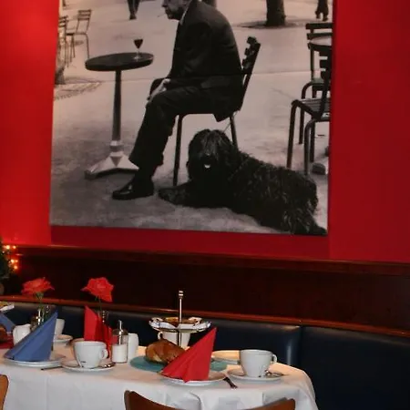 Little Paris Hotel 3*